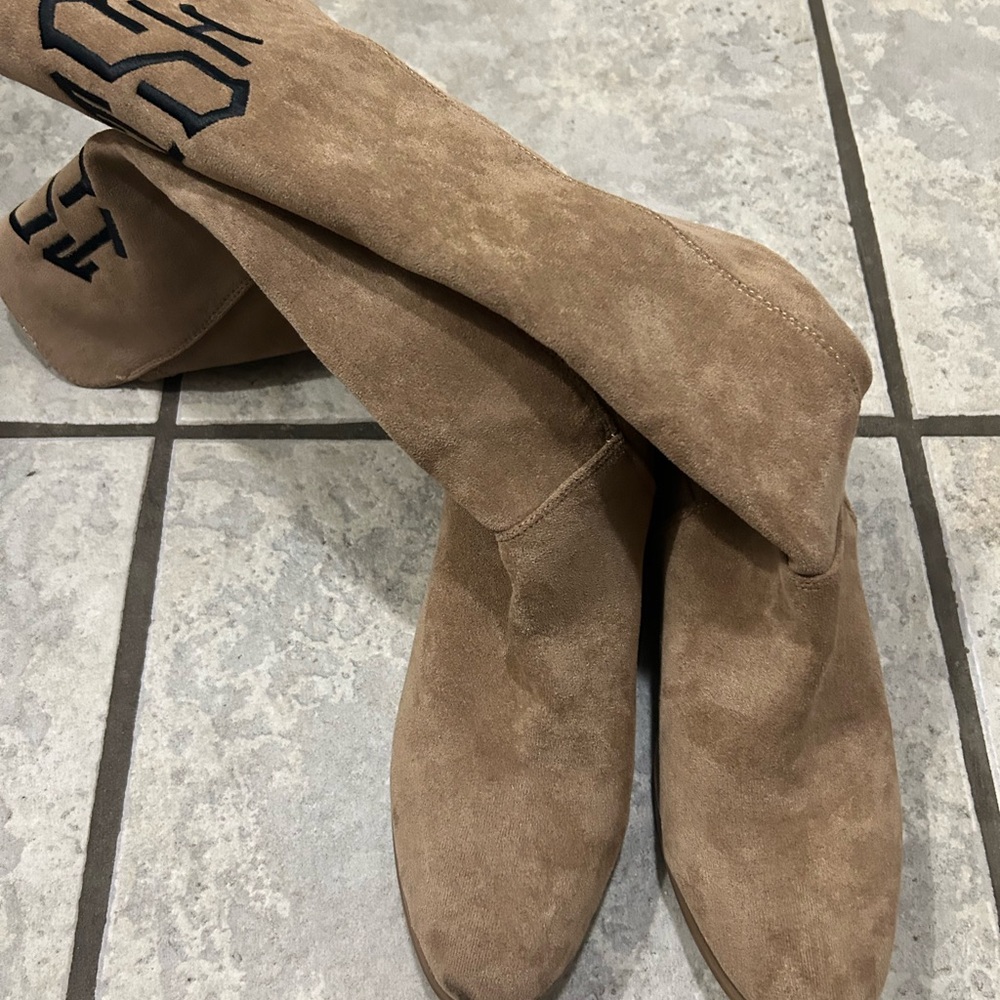 Stylish Tan Over the Knee Boots - Picture 7 of 11